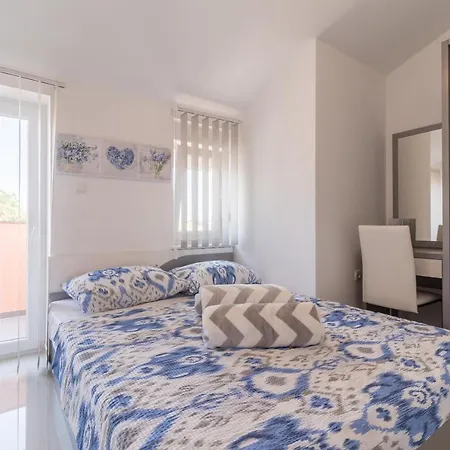 Car Apartmán Pula